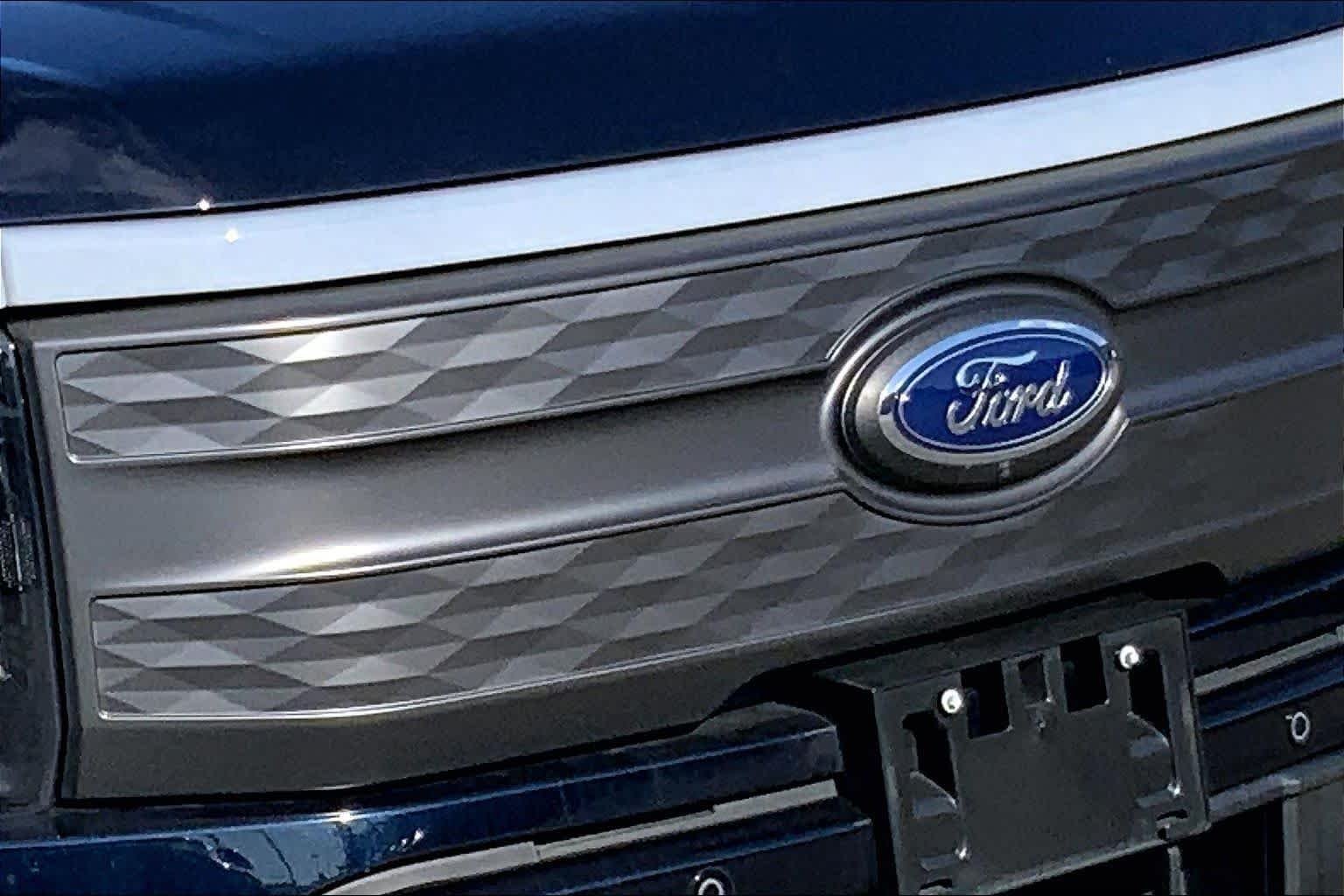 Used 2023 Antimatter Blue Metallic Ford LARIAT image 25