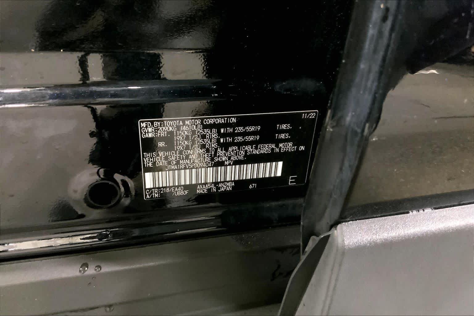 Used 2023 Midnight Black Metallic Toyota XLE Premium image 37