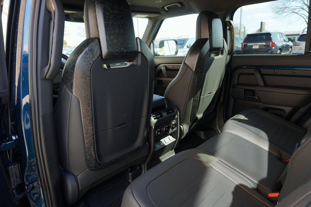 New 2026 Sargasso Blue Land Rover Octa image 31