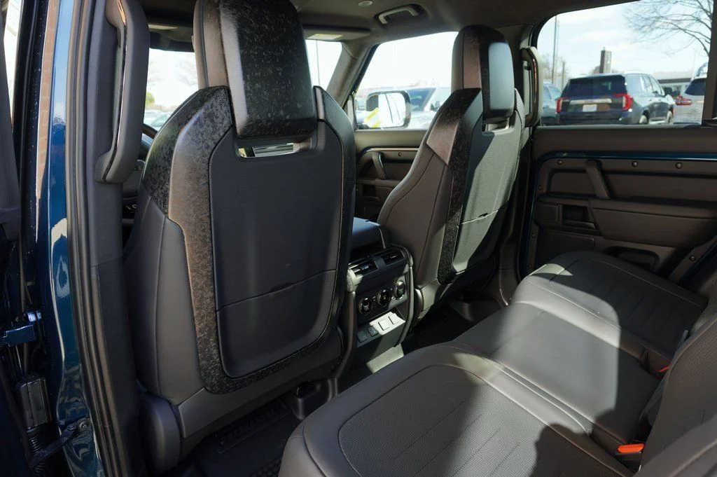 New 2026 Sargasso Blue Land Rover Octa image 31