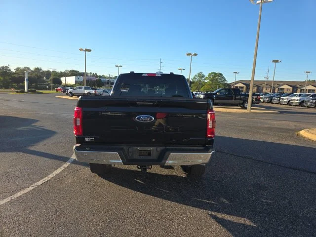 Used 2021 Black Metallic Ford XLT image 4