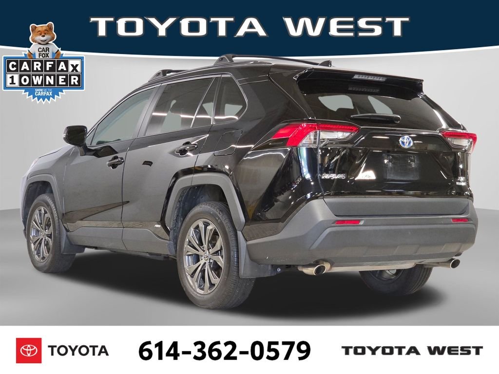 Used 2023 Black Toyota XLE Premium image 9