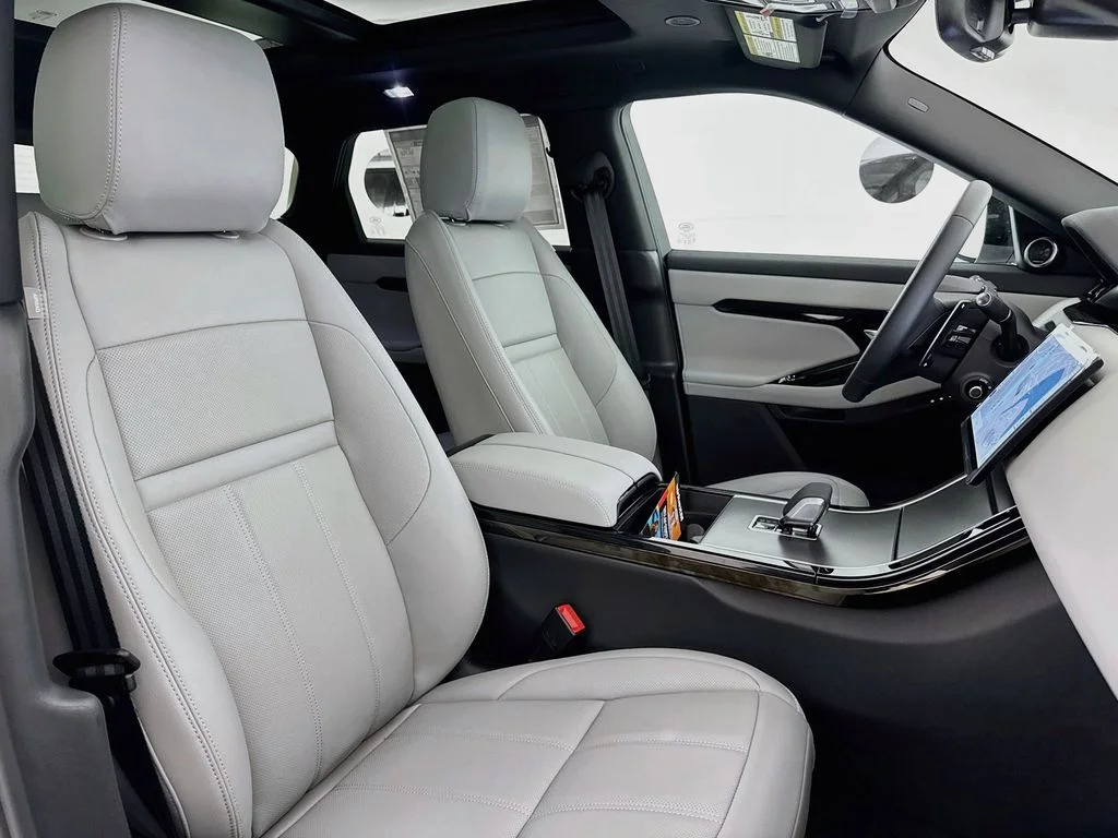 New 2026 Fuji White Land Rover Core S image 29