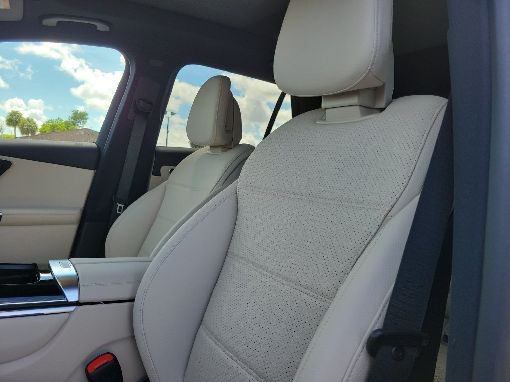 New 2027 Graphite Grey Metallic Mercedes-Benz GLC 300 image 17