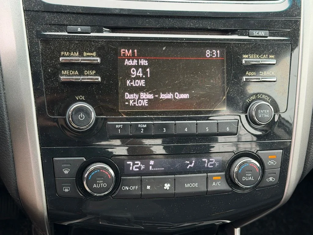 Used 2014 Gray Nissan 2.5 SV image 25