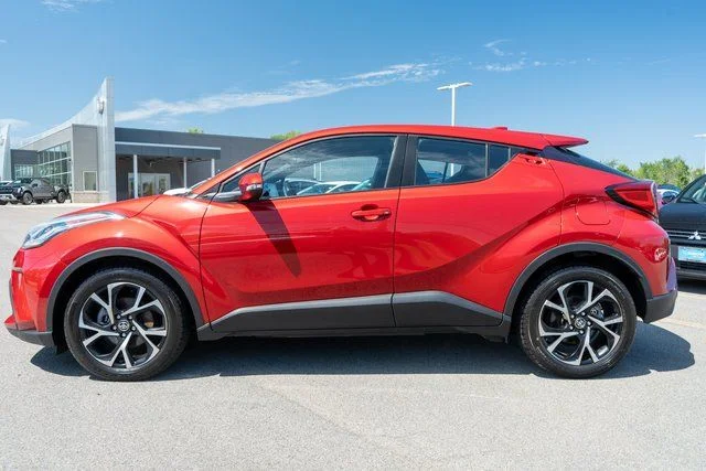 Used 2022 Red Toyota XLE image 9