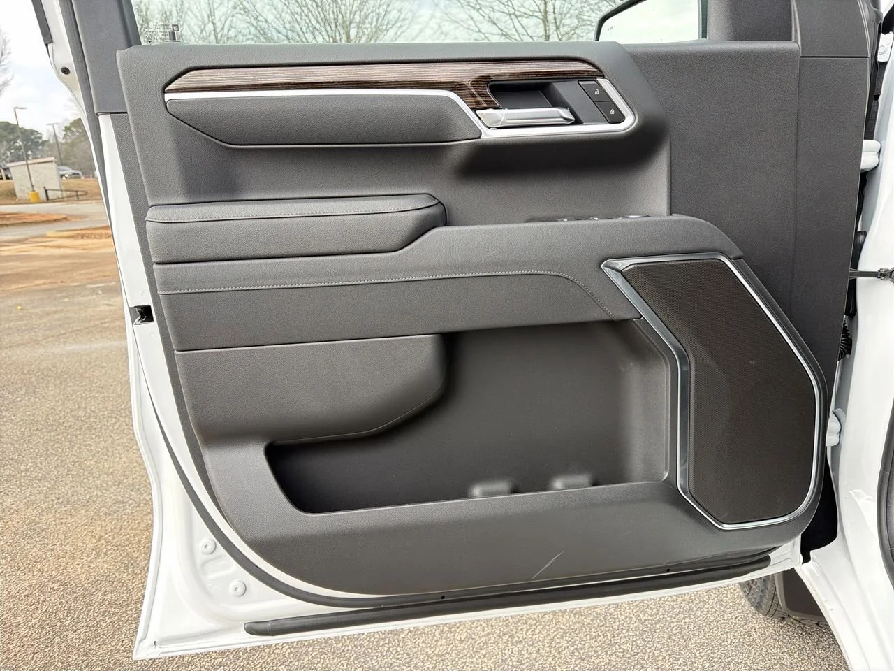 New 2026 Summit White GMC SLE image 18