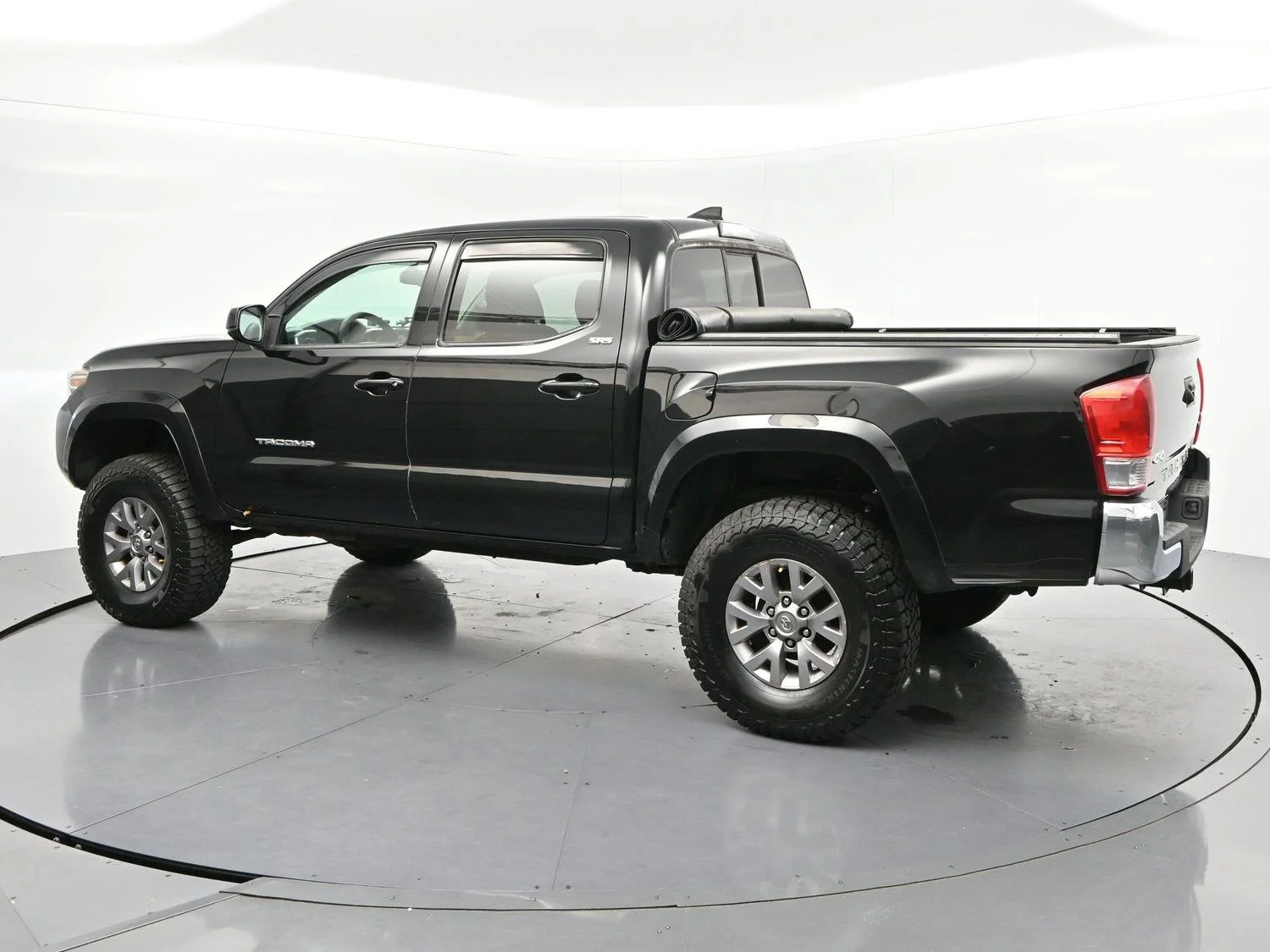 Used 2016 Black Toyota SR image 5