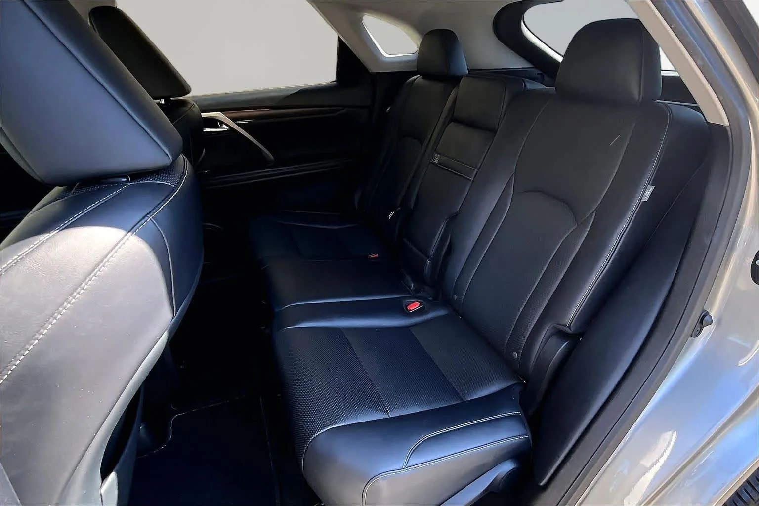Used 2020 Atomic Silver Lexus  image 41