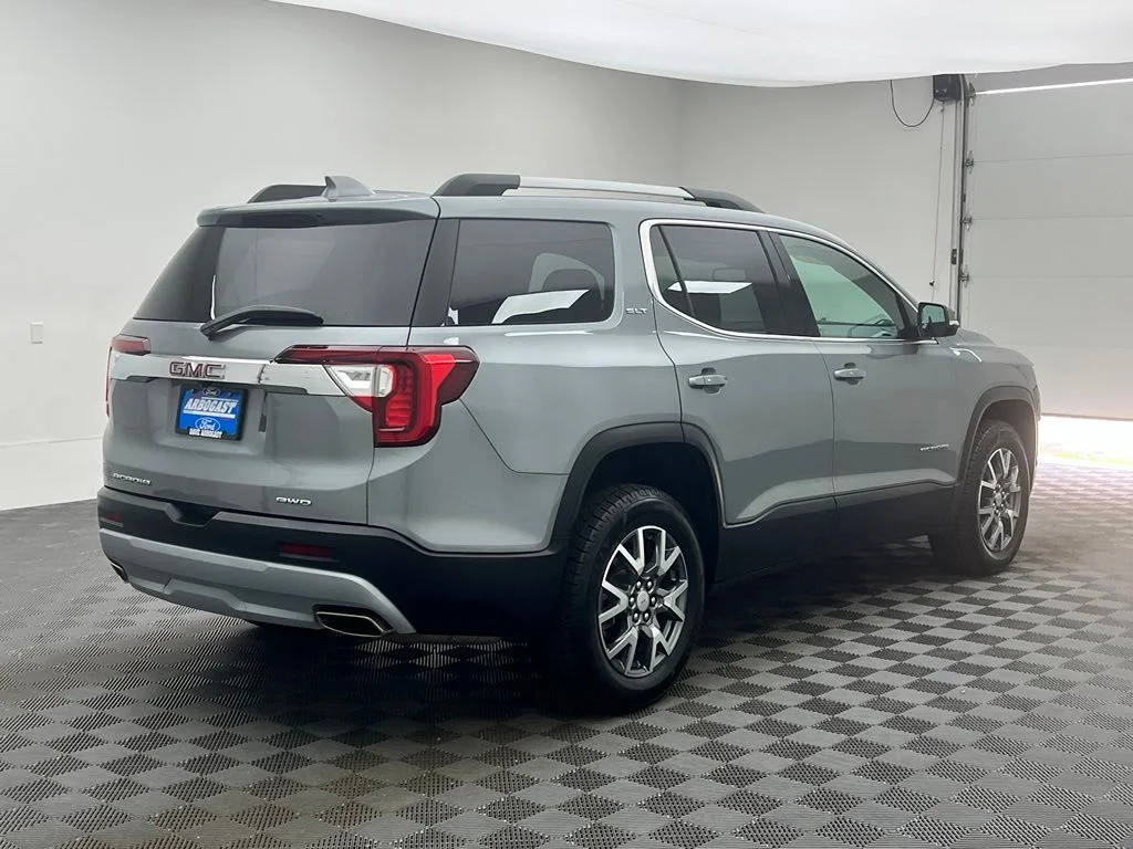 Used 2023 Silver GMC SLT image 9
