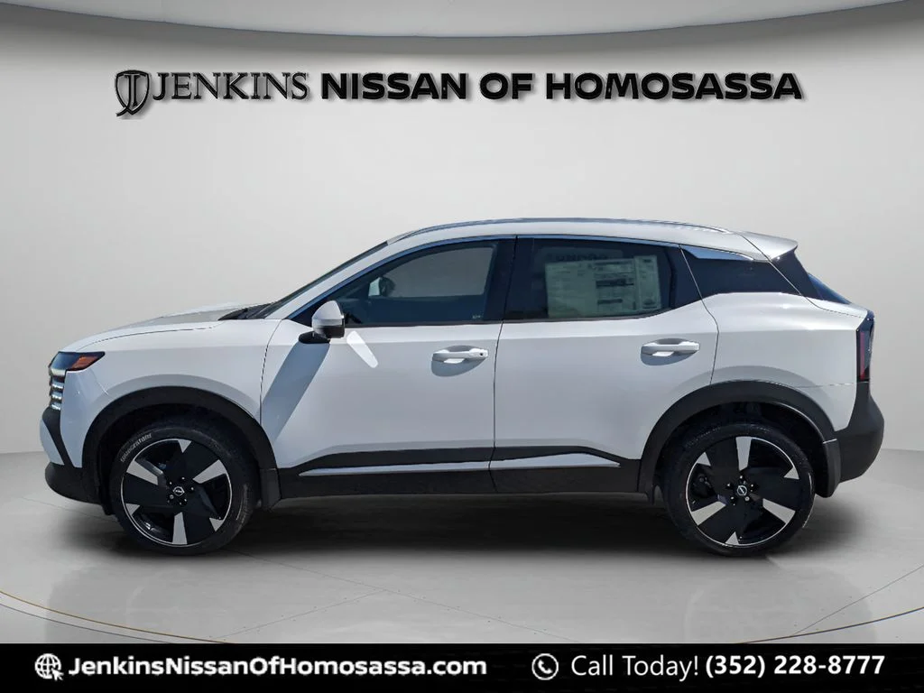 Used 2025 White Nissan SR image 7