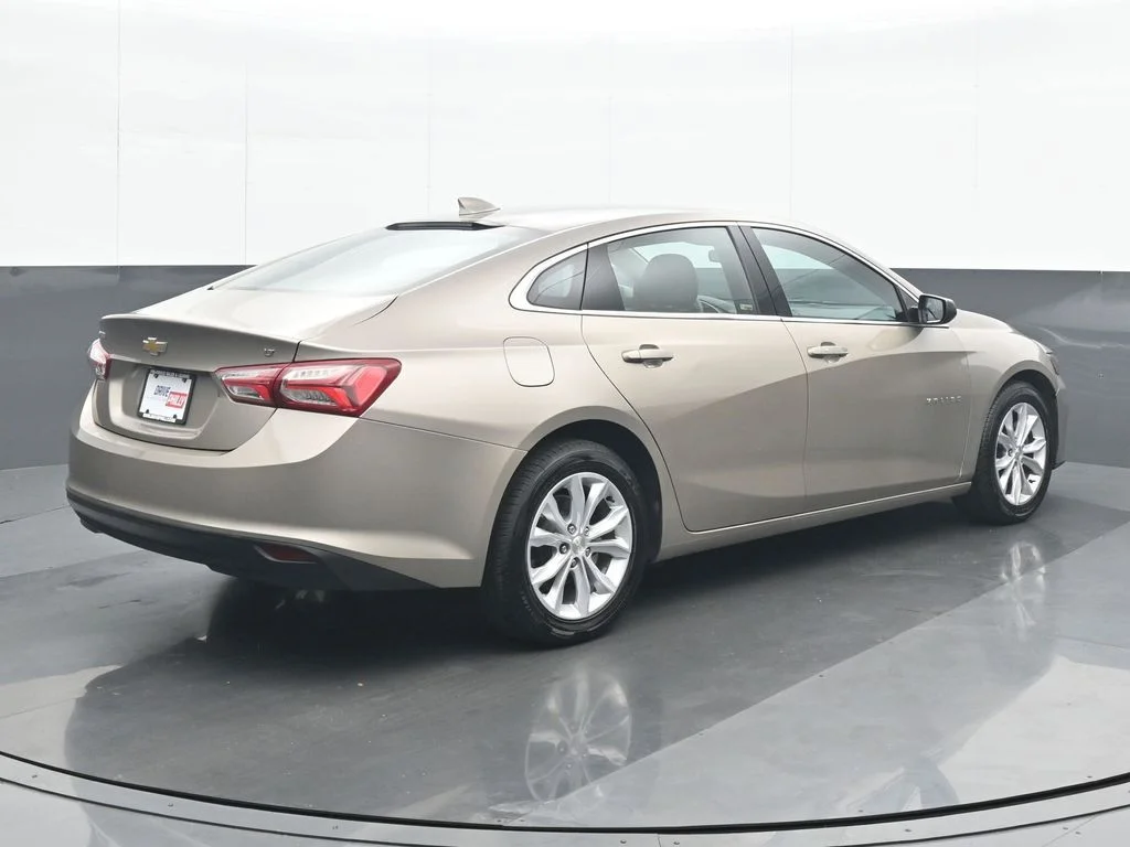 Used 2022 Gray Chevrolet LT image 6