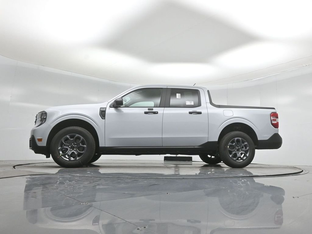 New 2026 Space White Metallic Ford XLT image 44