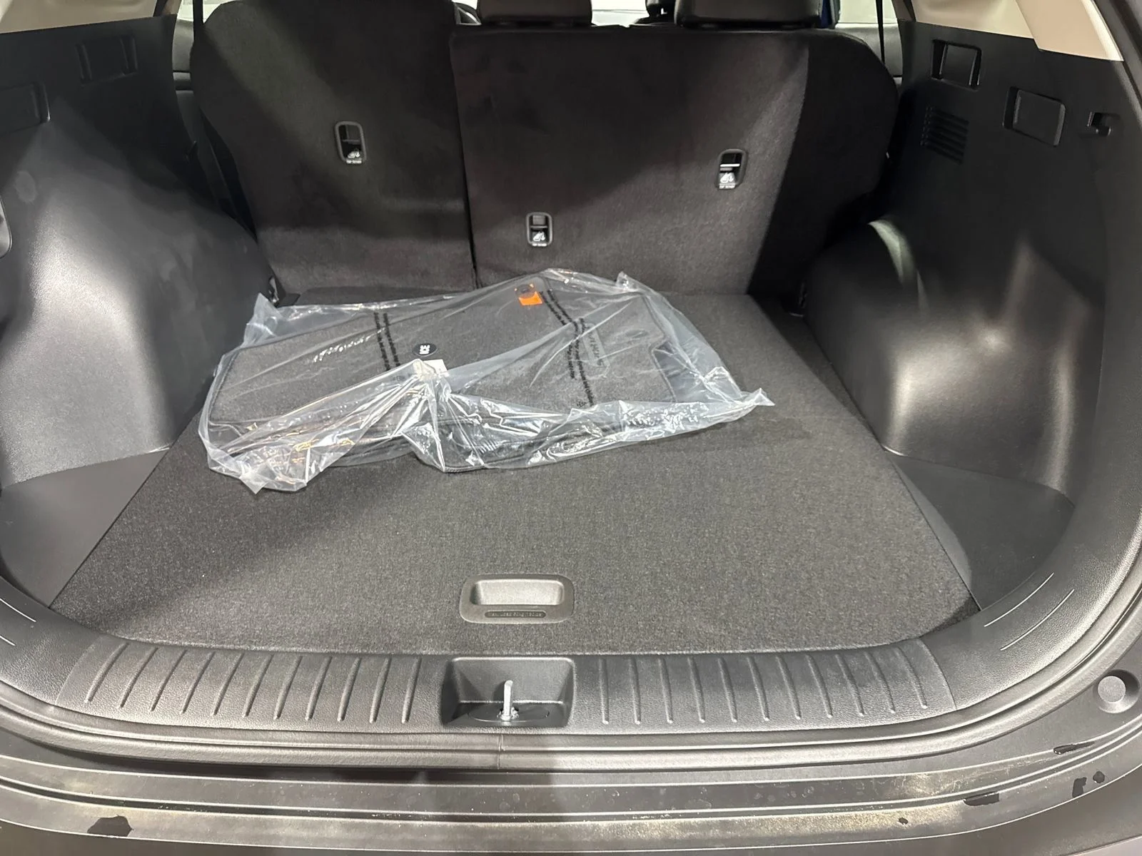 New 2026 Glacial White Pearl Kia EX image 28