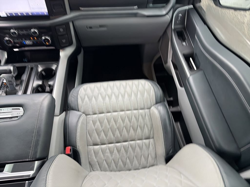Used 2023 White Ford Limited image 16