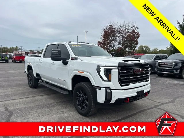 Used 2024 White GMC AT4 image 3