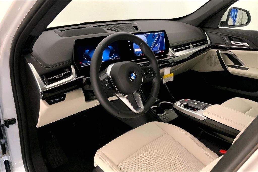 New 2027 Alpine White BMW xDrive28i image 4