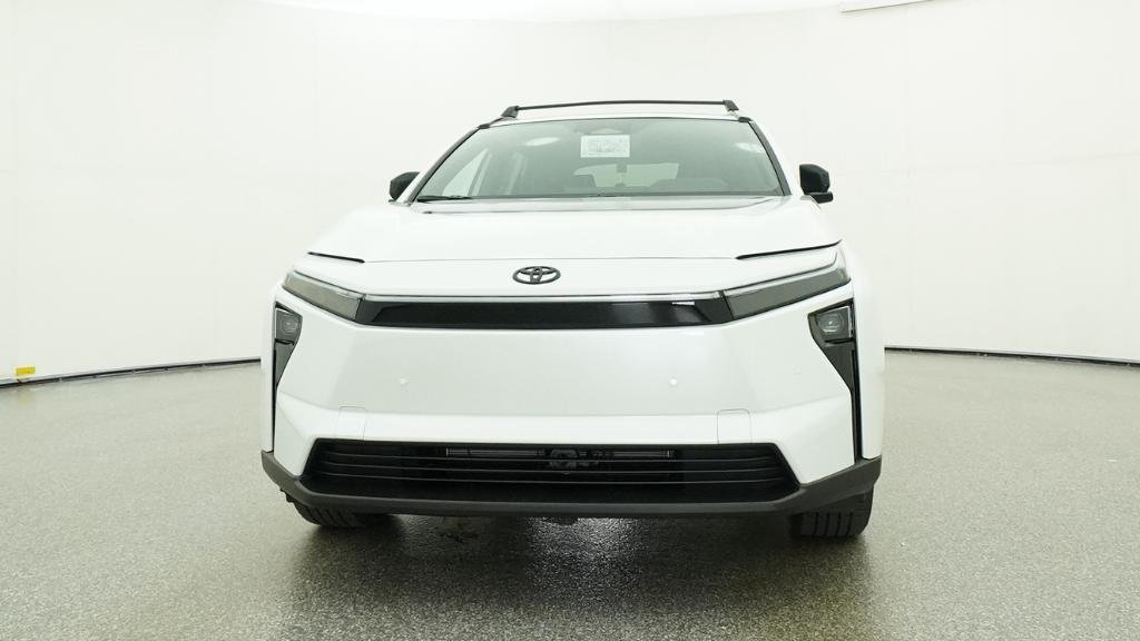 New 2026 WINDCHILL PEARL Toyota XLE image 63