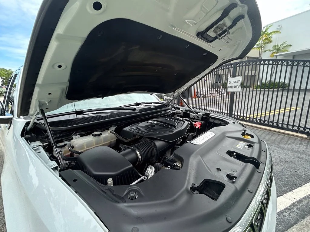 Used 2024 White Jeep Series II image 28