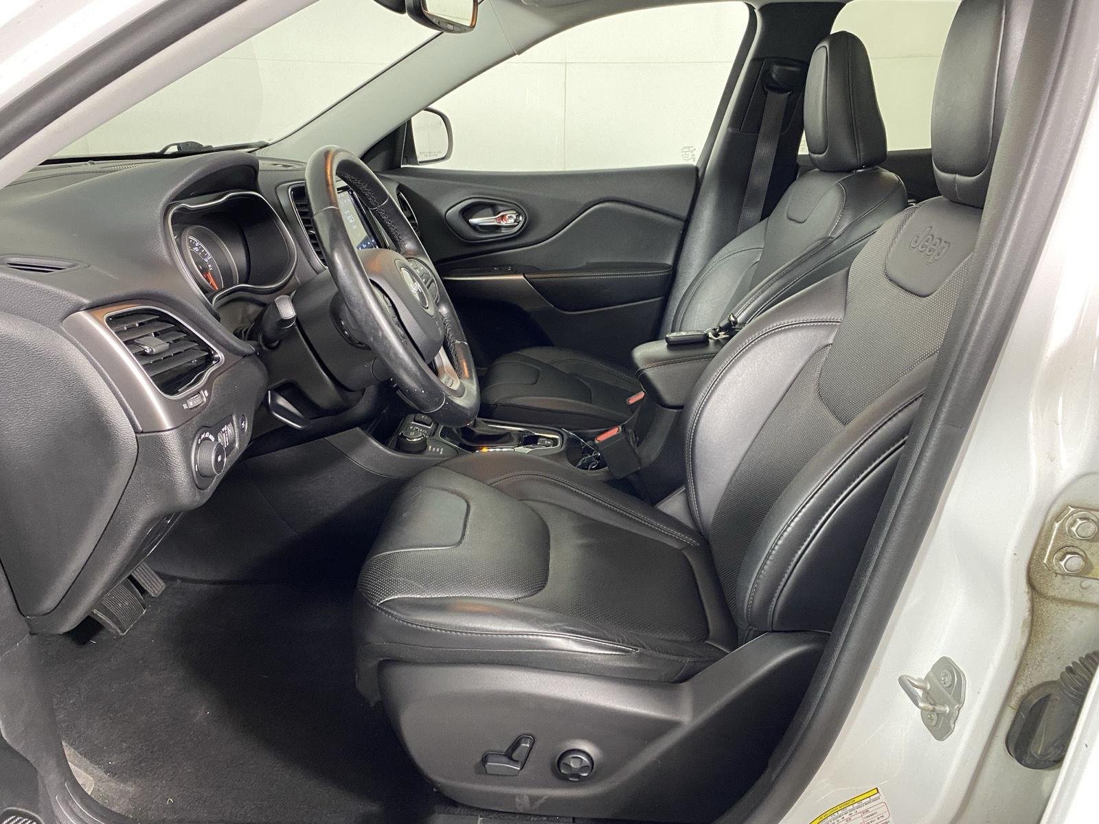 Used 2019 Bright White Clearcoat Jeep Limited image 13