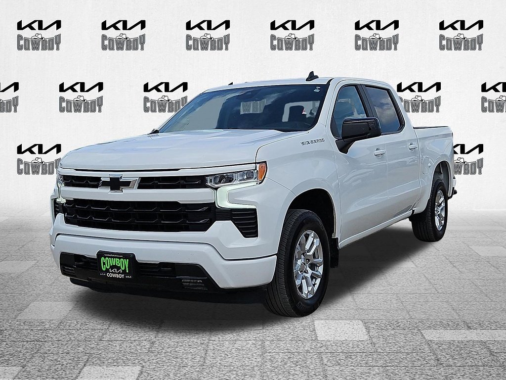 Used 2026  Chevrolet RST image 3