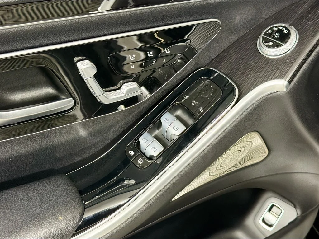 Used 2023 Gray Mercedes-Benz S 500 image 18
