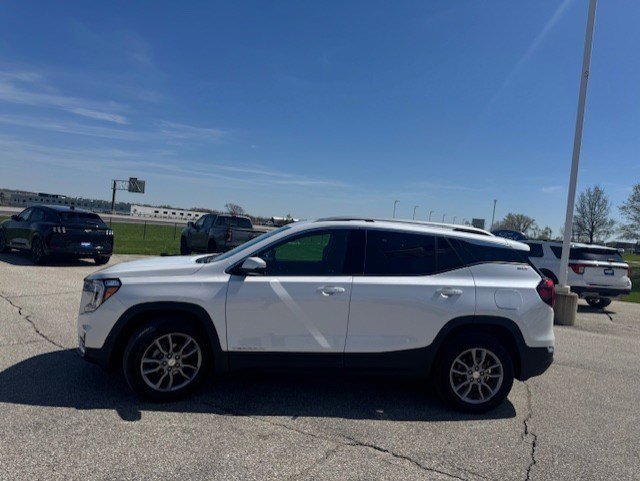 Used 2024 White Frost Tri-Coat GMC SLT image 4