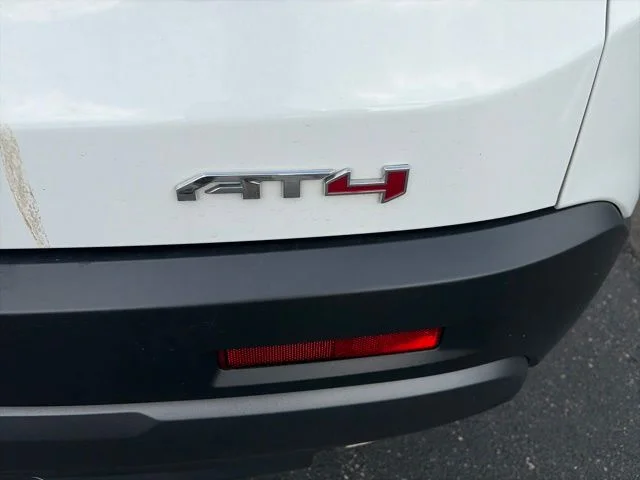 Used 2023 White GMC AT4 image 13