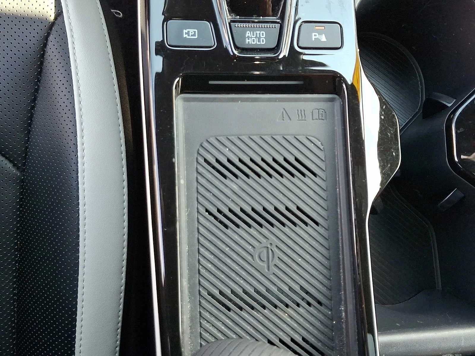 Used 2023 Aurora Black Pearl Kia GT-Line image 24