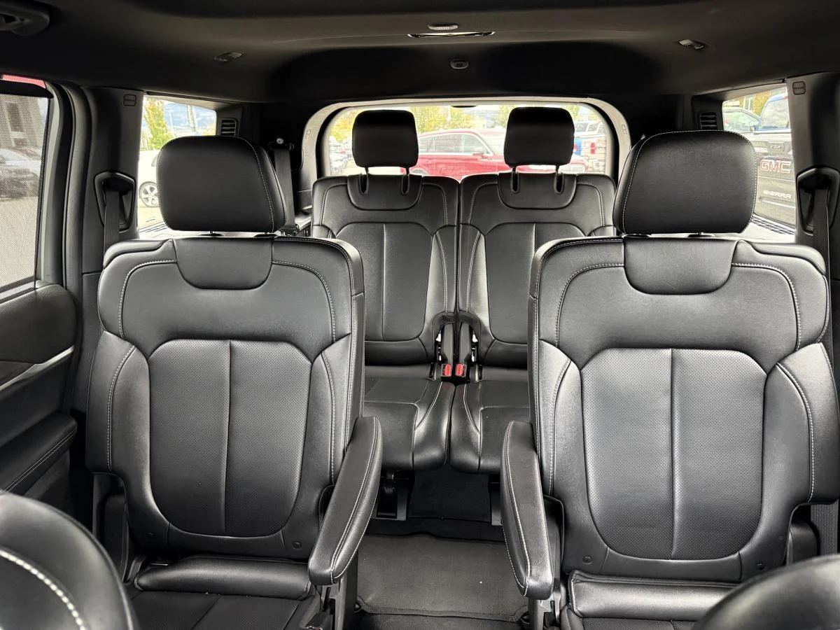 Used 2024 White Jeep Limited image 22