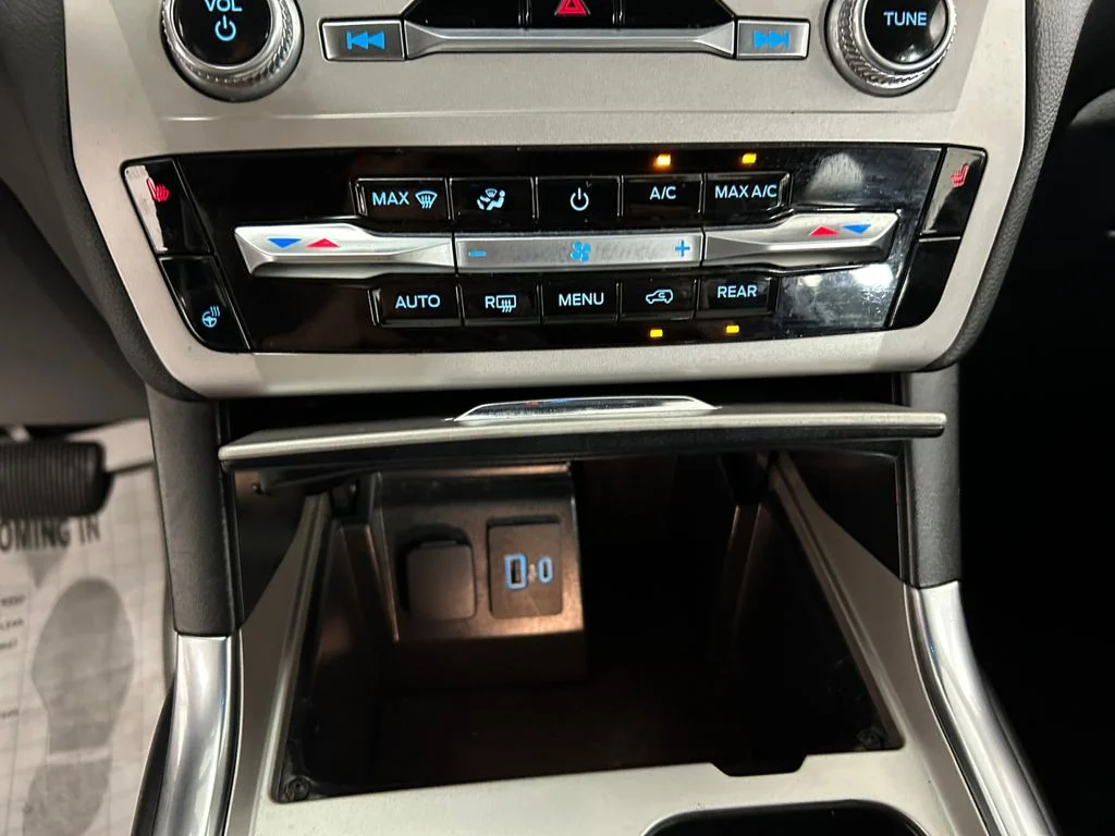 Used 2023 Silver Ford XLT image 30
