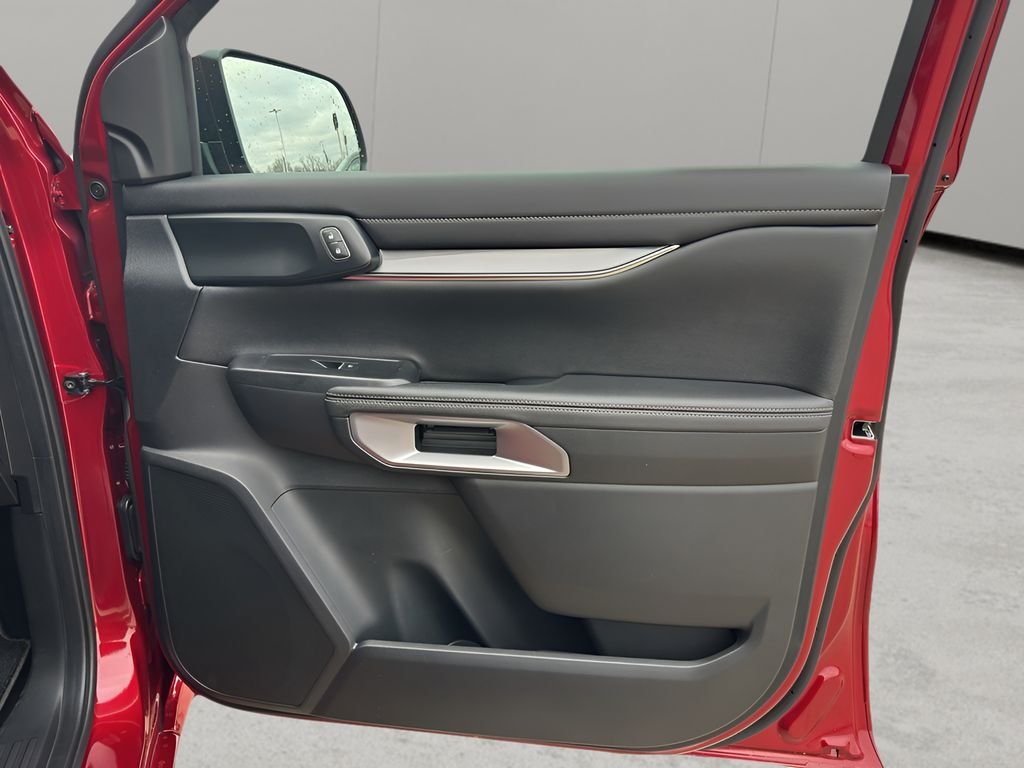 New 2025 Ruby Red Metallic Tinted Clearcoat Ford LARIAT® image 31