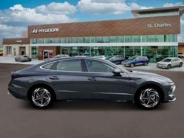 Used 2026 Gray Hyundai SEL Sport image 9