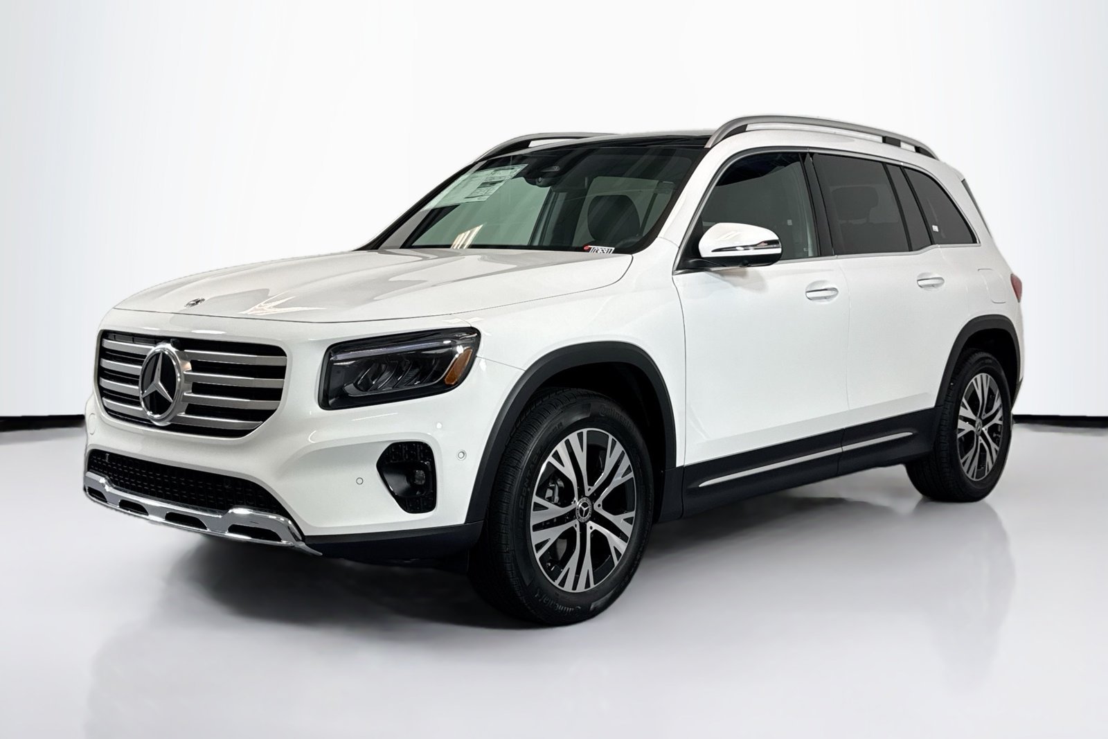 New 2026 Polar White Mercedes-Benz GLB 250 image 1