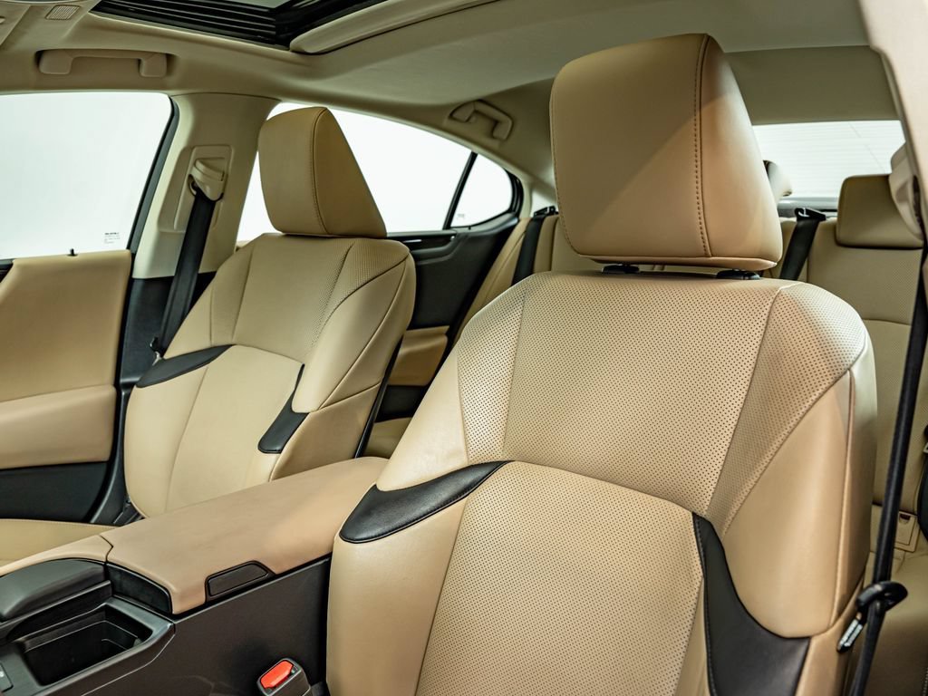 Used 2019 Gray Pearl Lexus 350 image 34