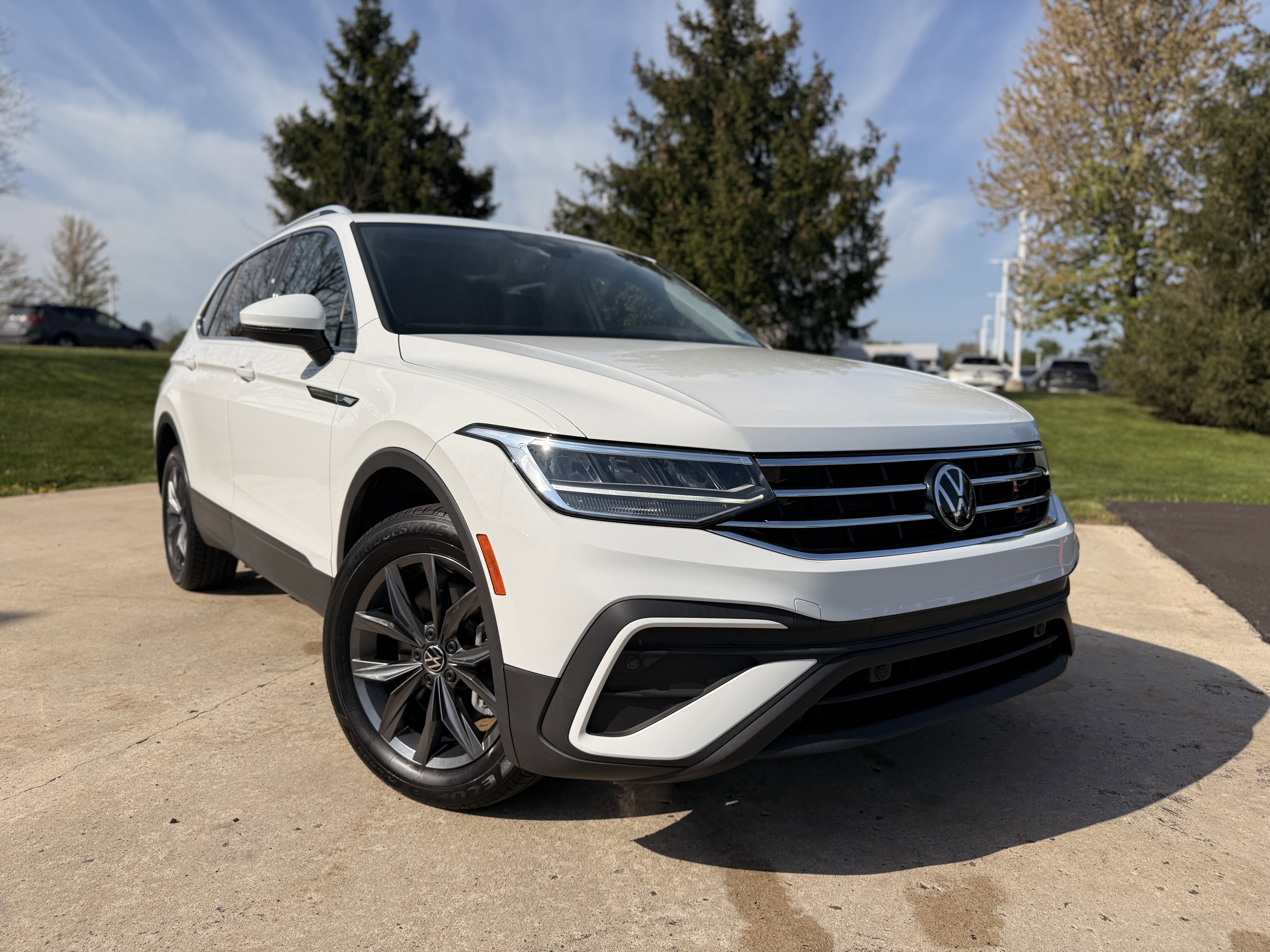 Used 2022  Volkswagen SE image 15