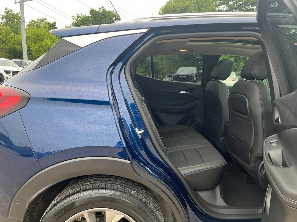 Used 2023 Sapphire Buick Essence image 33
