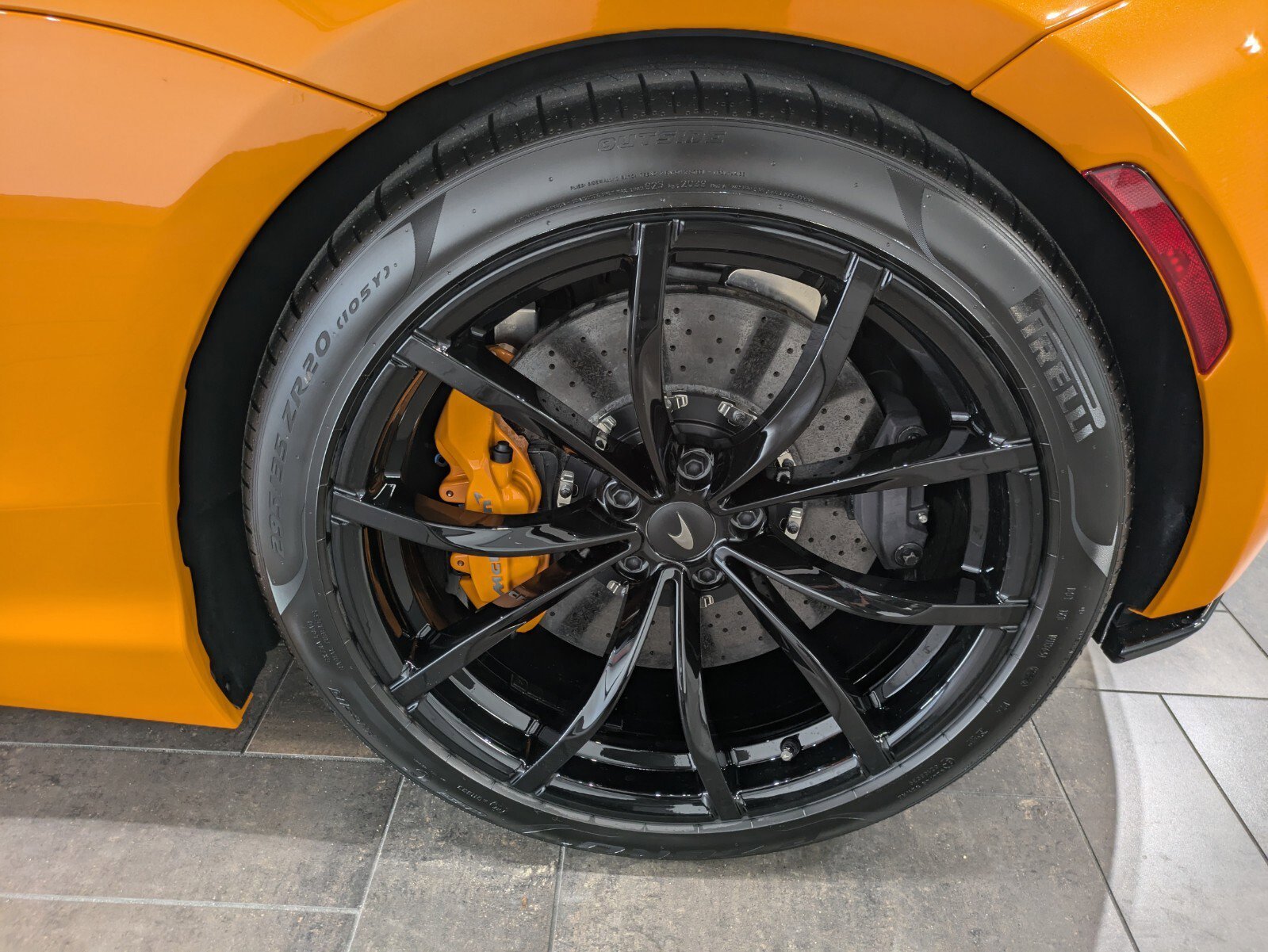 2025 McLaren Artura Vision - Photo 6