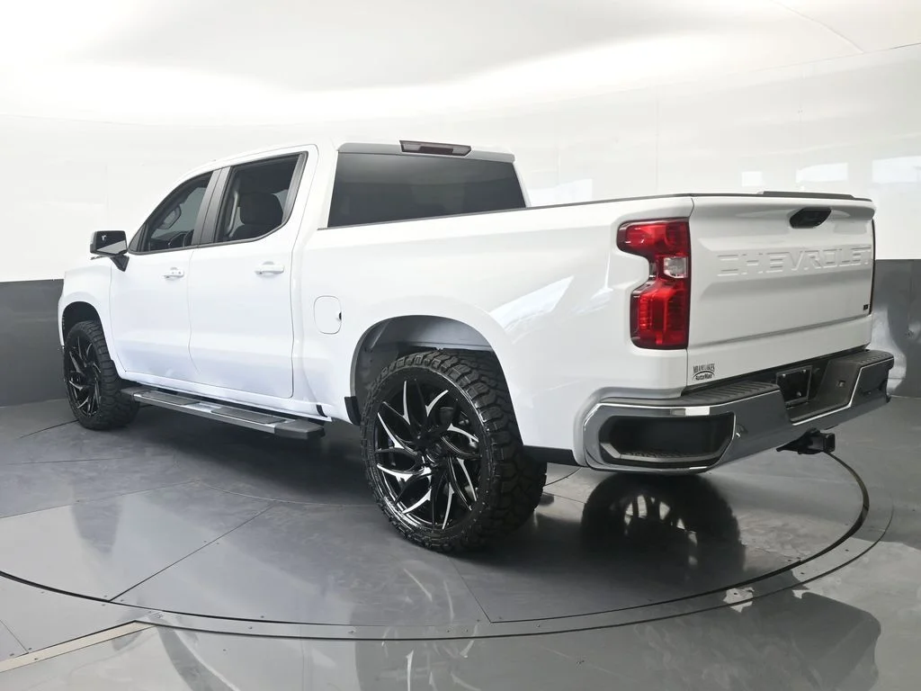 Used 2026 Summit White Chevrolet LT image 3
