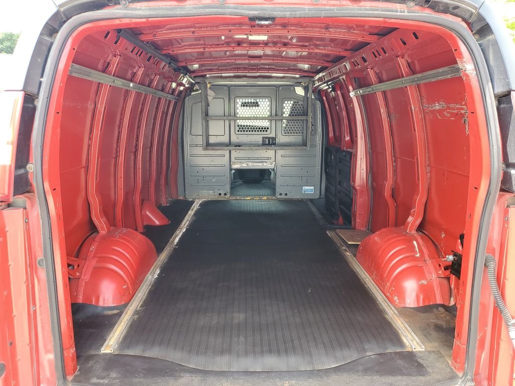 Used 2019 Cardinal Red GMC Work Van image 8