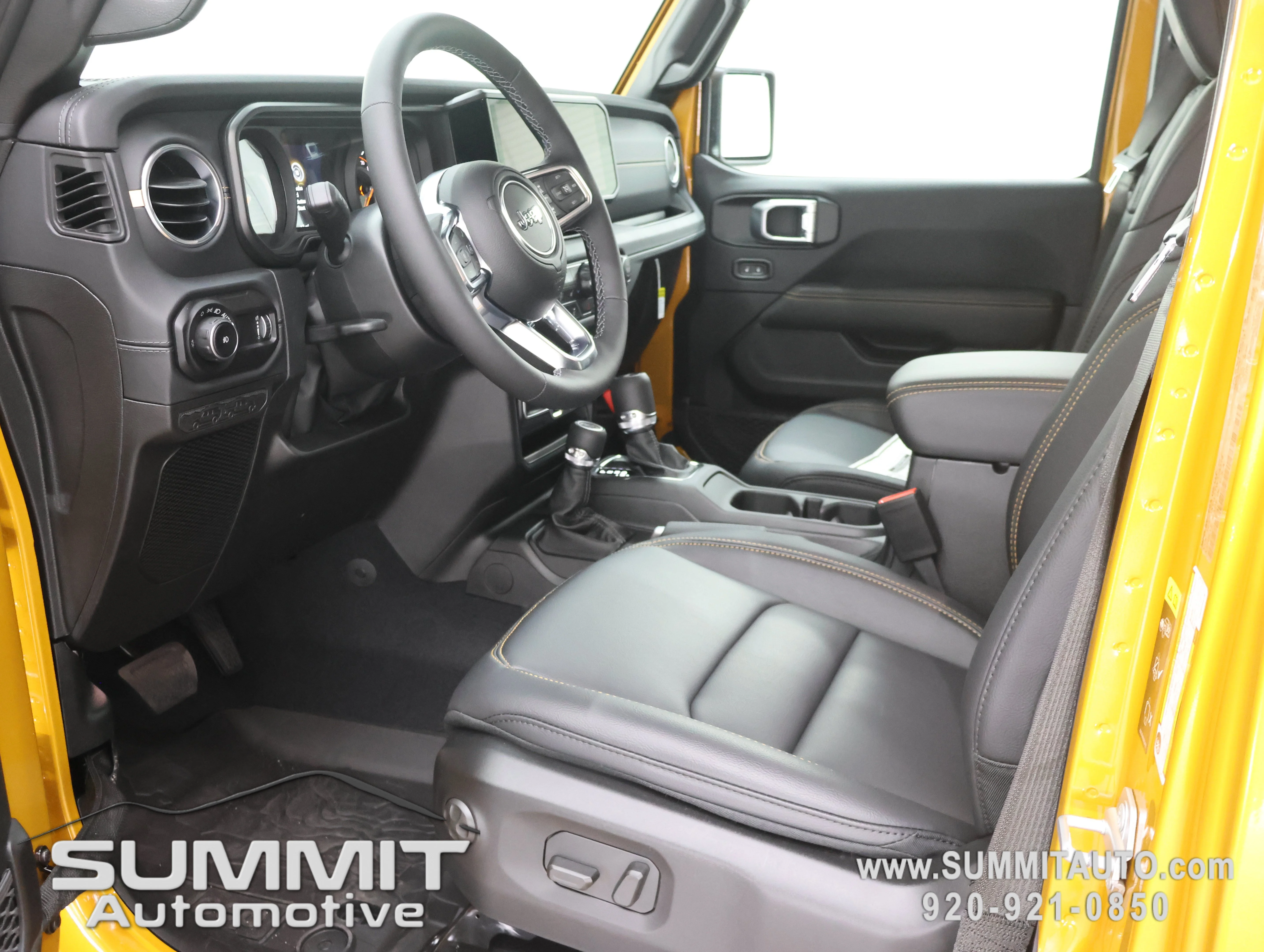 New 2026 Goldilocks Exterior Paint Jeep Sahara image 7