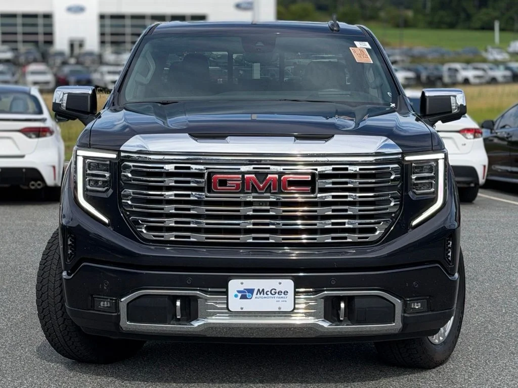 Used 2025 Silver GMC Denali image 2