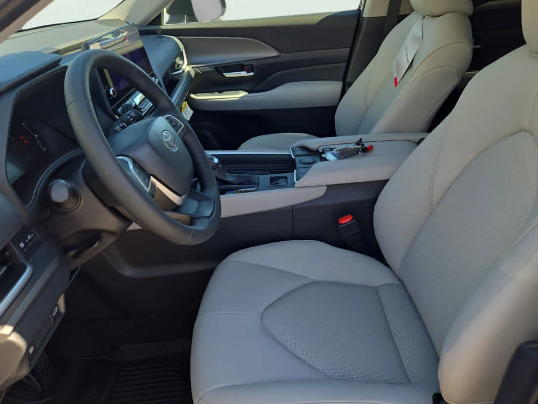 New 2026 Blueprint Toyota Hybrid XLE image 9