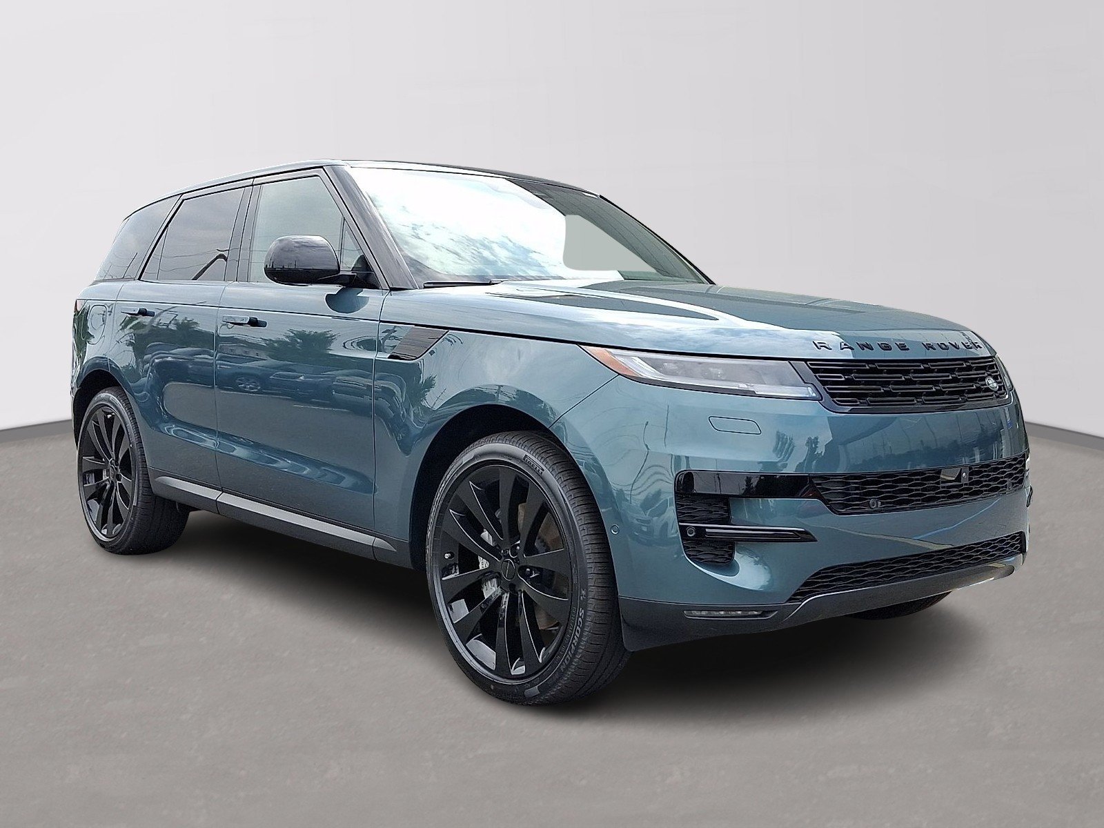 New 2026 Giola Green Land Rover  image 2