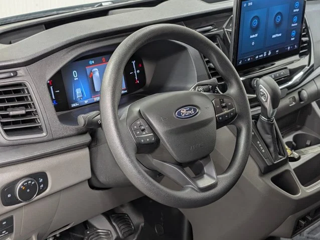 New 2026 Oxford White Ford Cutaway image 39