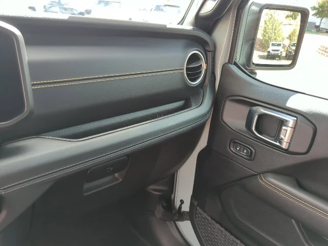 Used 2024 Gray Jeep Sahara image 8