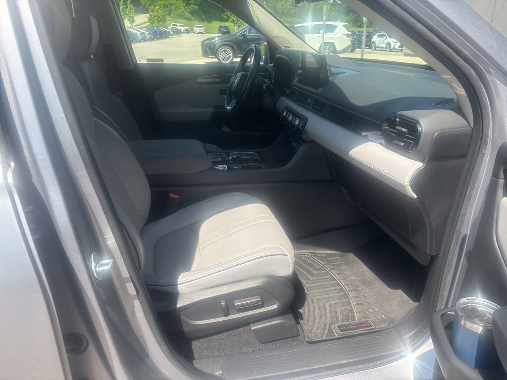 Used 2023 Lunar Silver Metallic Honda Elite image 22