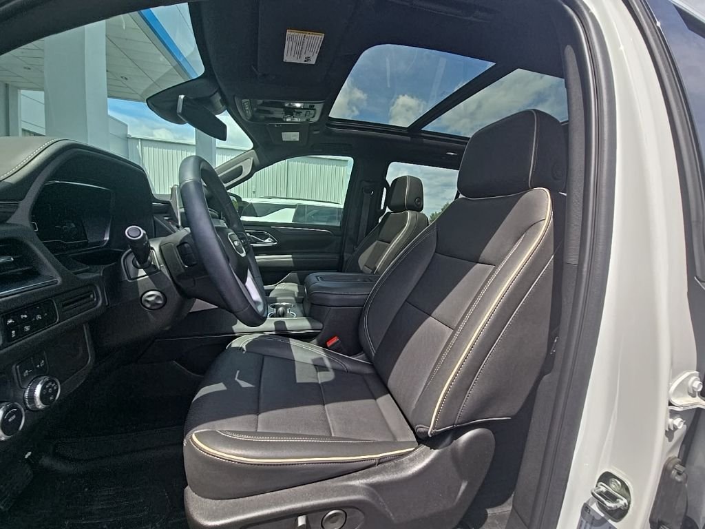 Used 2024 White GMC SLT image 3