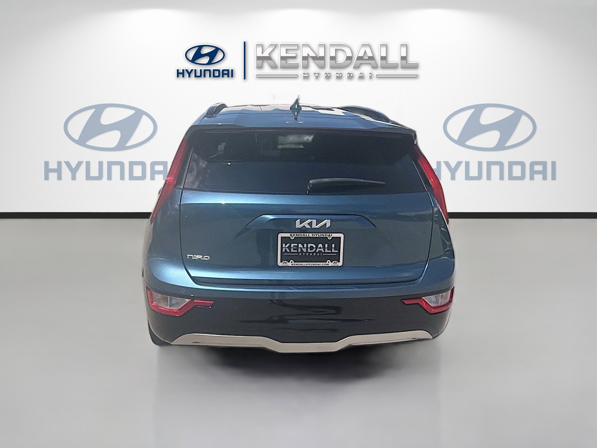 Used 2024 Mineral Blue Kia Wind image 5