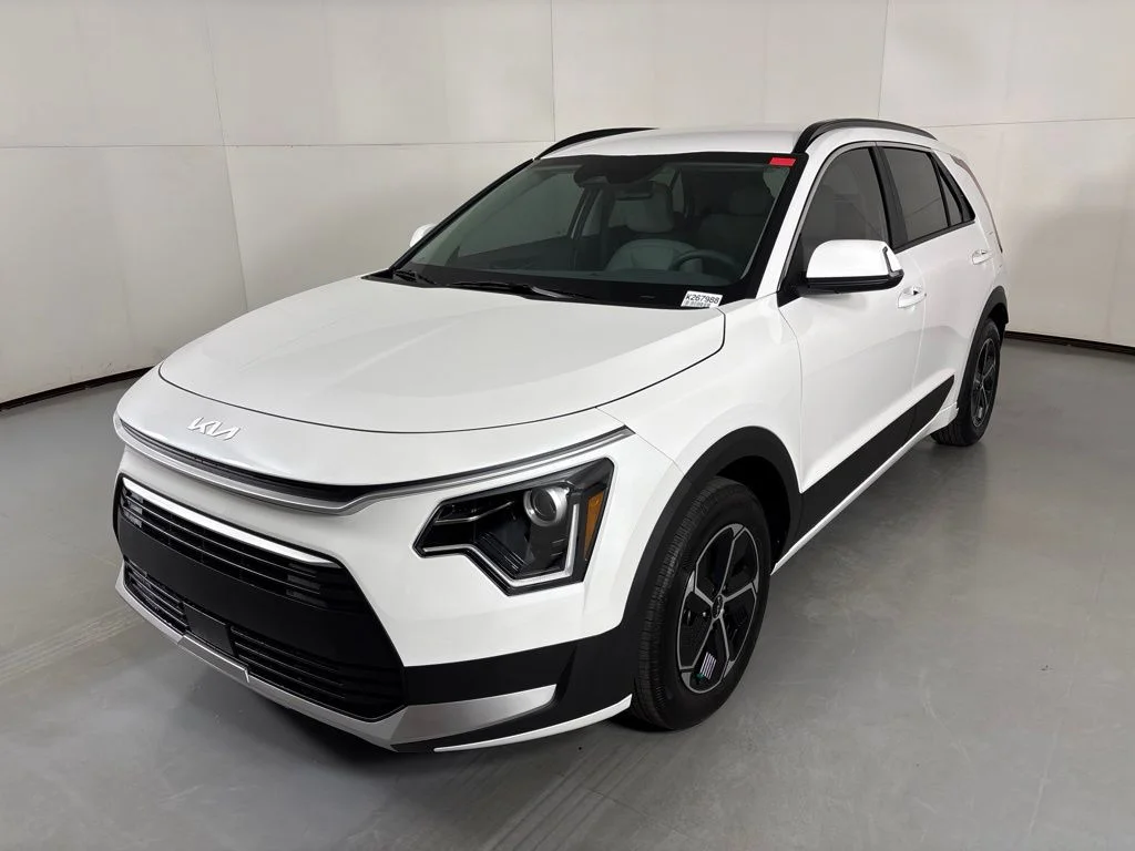New 2026 Snow White Pearl Kia EX image 4